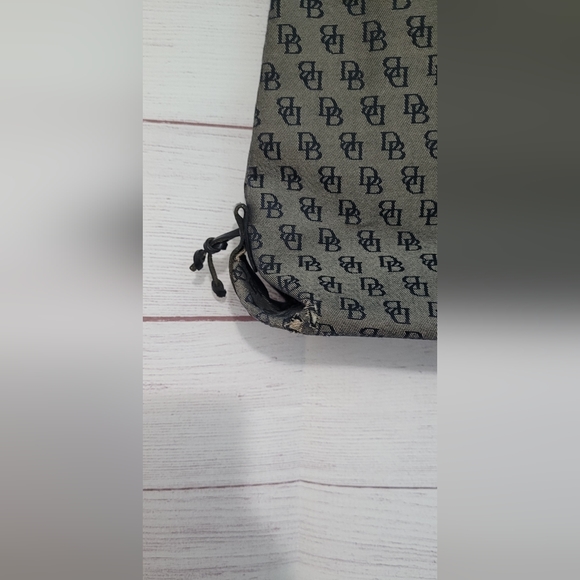 EUC Dooney and Bourke leather and canvas Monogram shoulder bag - Picture 6 of 16